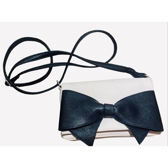 Deb and Dave NY/LA Bow Crossbody - Picture 4 of 8